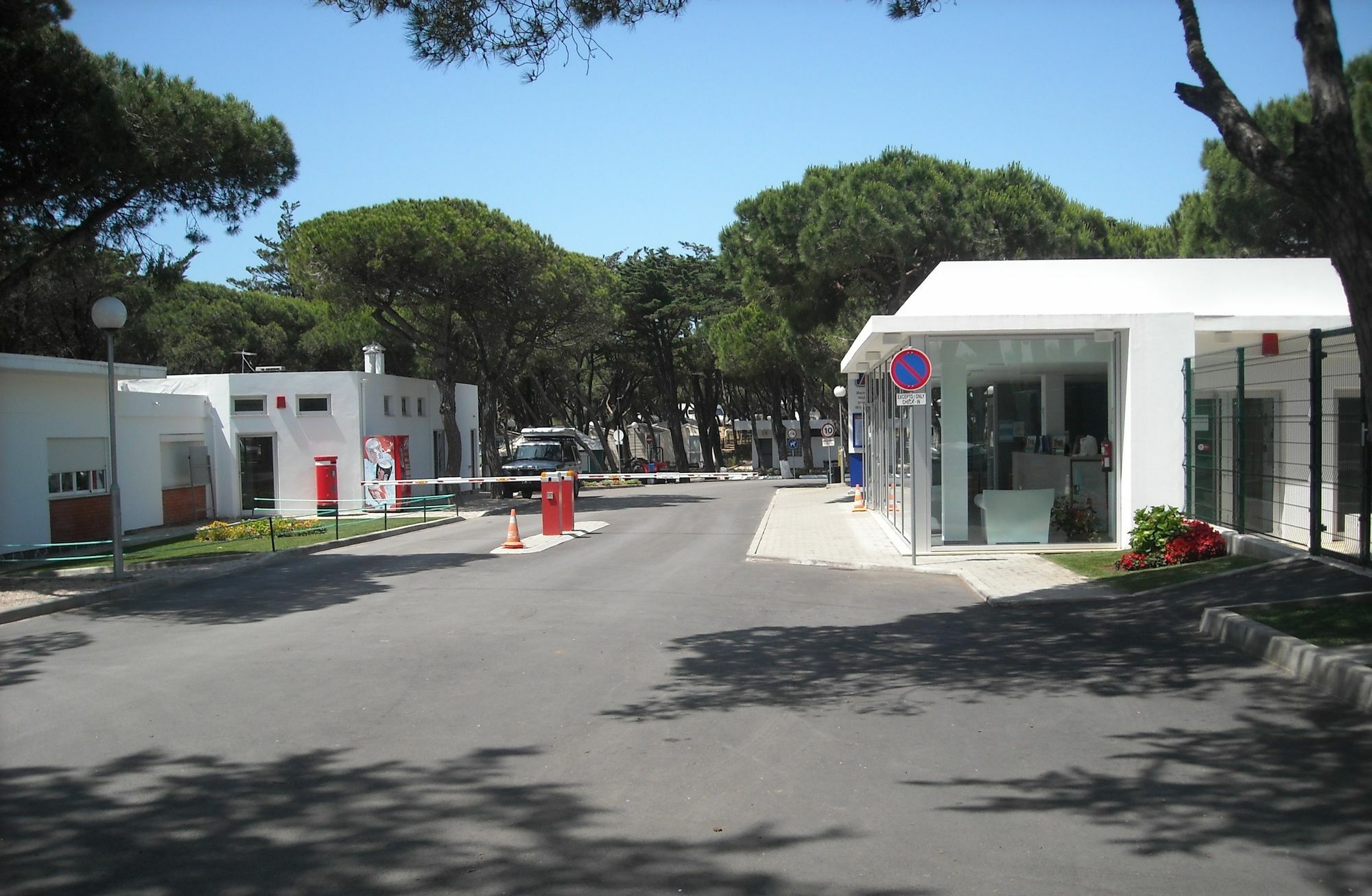 Orbitur Guincho Bungalows - Caravan Park Cascais Extérieur photo